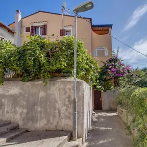 Apartman With A Parking Space, Mali Losinj